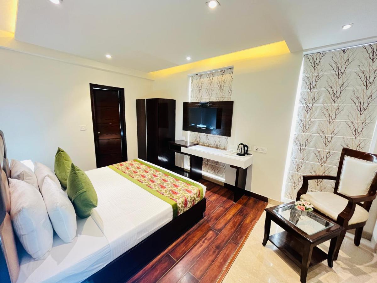 Hotel Aura Ip Grand Karkardooma Metro Station New Delhi Couple Friendly Exteriér fotografie