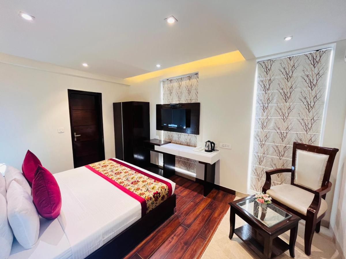 Hotel Aura Ip Grand Karkardooma Metro Station New Delhi Couple Friendly Exteriér fotografie