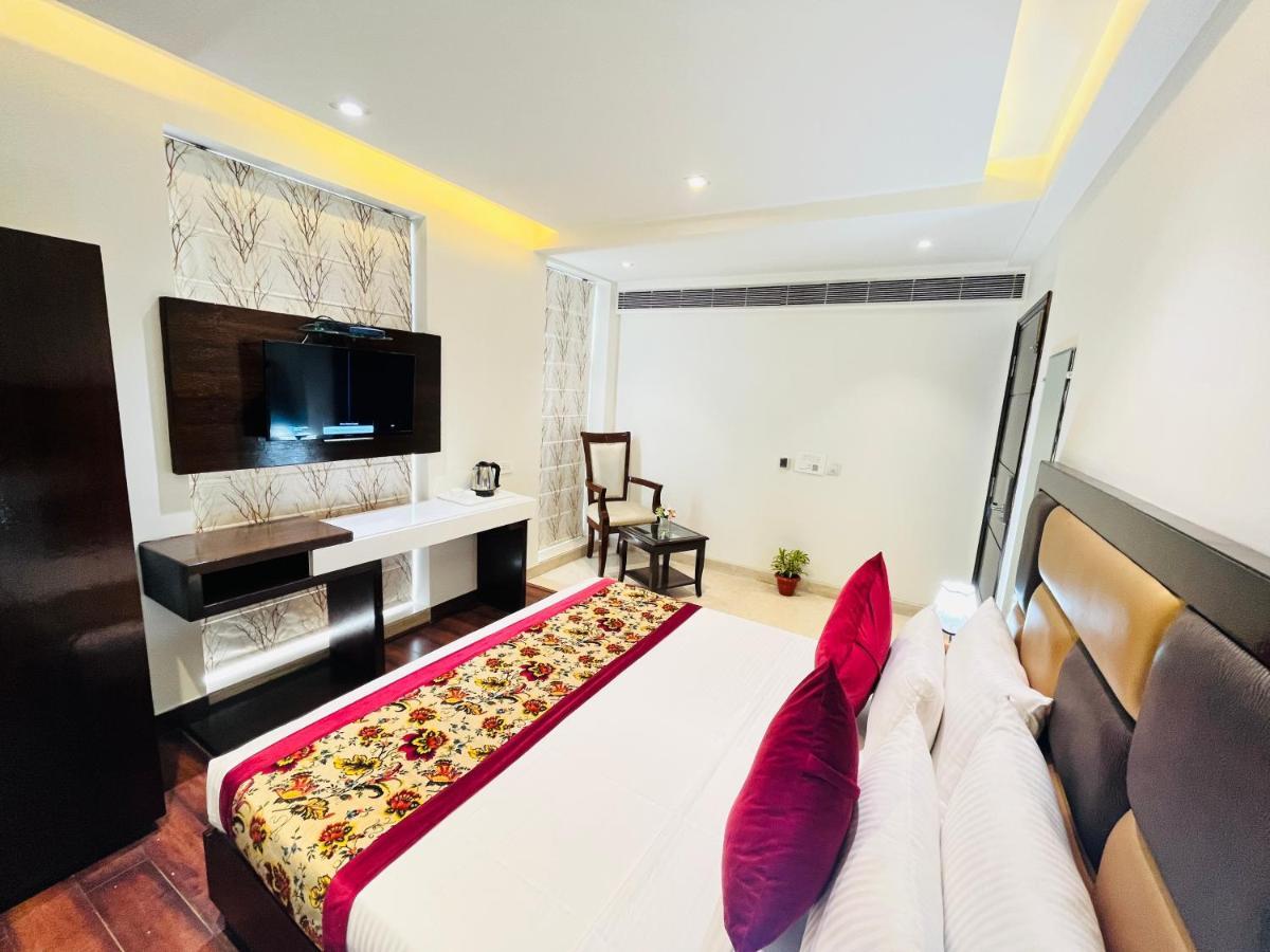Hotel Aura Ip Grand Karkardooma Metro Station New Delhi Couple Friendly Exteriér fotografie