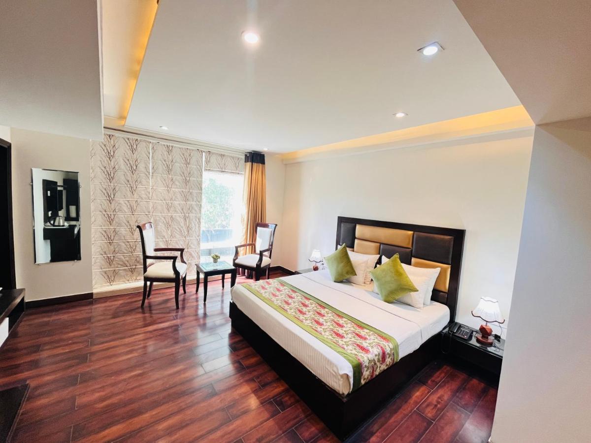 Hotel Aura Ip Grand Karkardooma Metro Station New Delhi Couple Friendly Exteriér fotografie