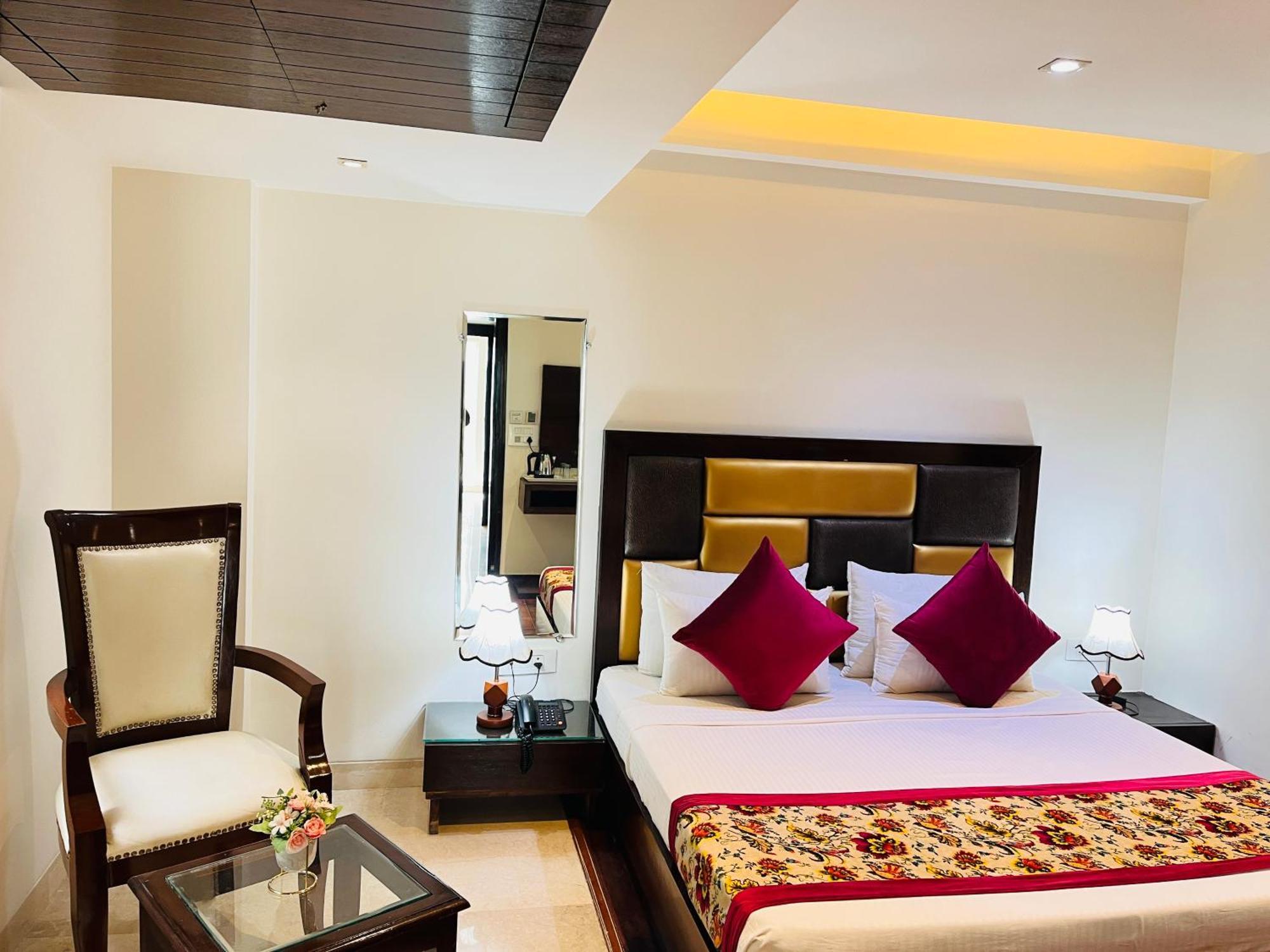 Hotel Aura Ip Grand Karkardooma Metro Station New Delhi Couple Friendly Exteriér fotografie