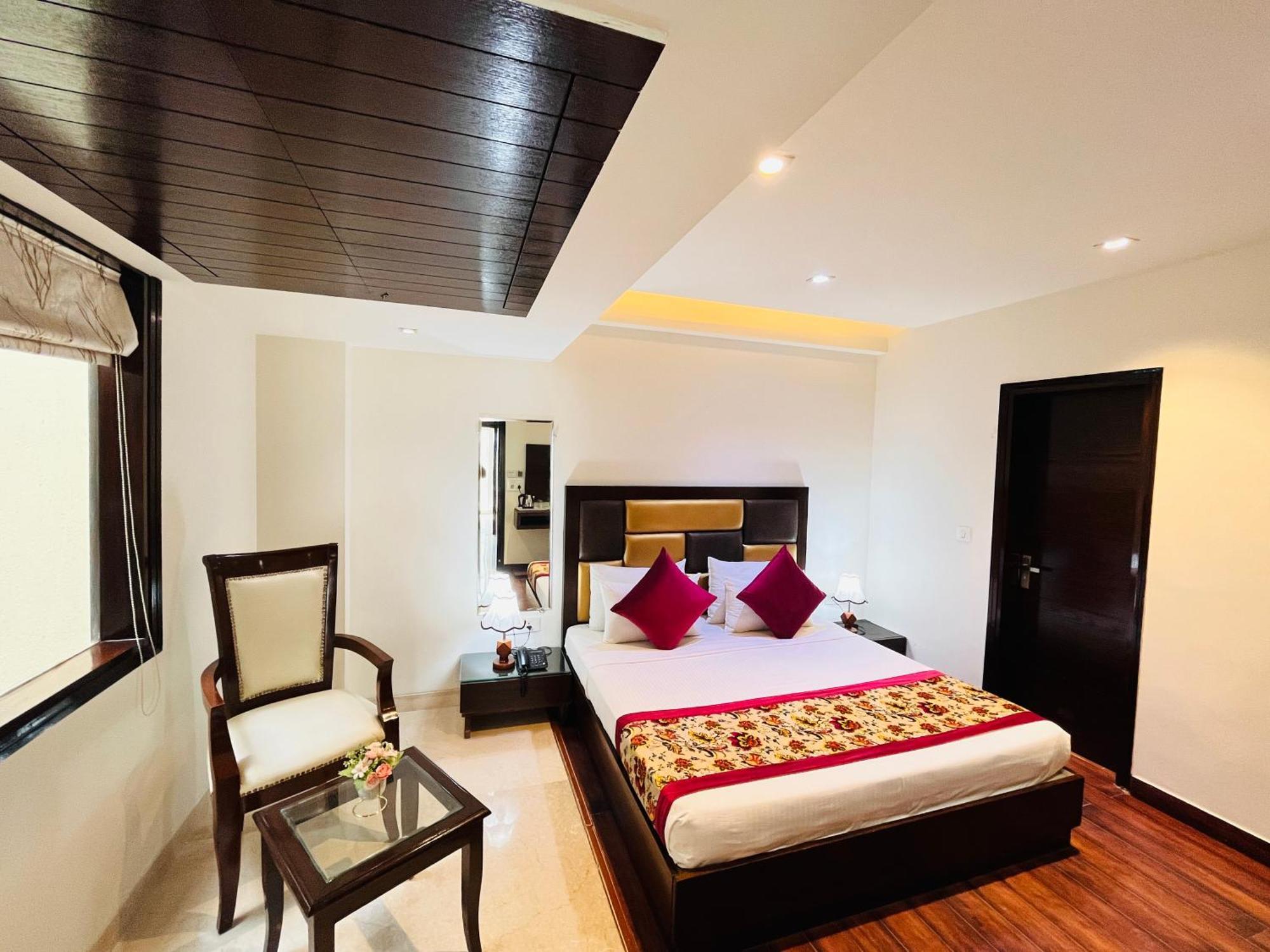 Hotel Aura Ip Grand Karkardooma Metro Station New Delhi Couple Friendly Exteriér fotografie