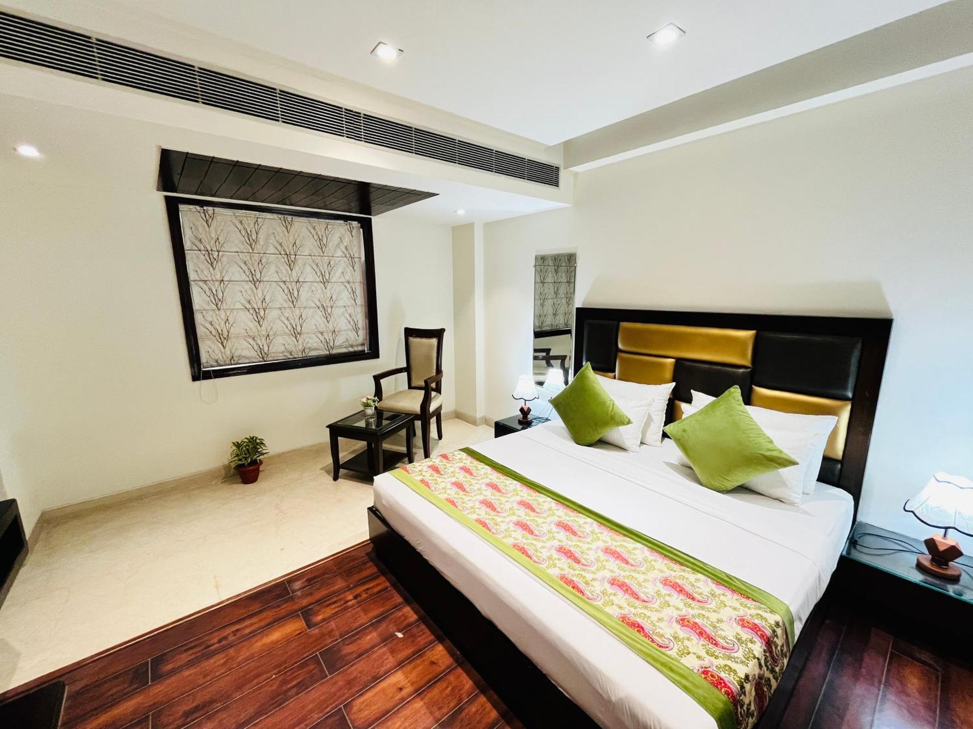 Hotel Aura Ip Grand Karkardooma Metro Station New Delhi Couple Friendly Exteriér fotografie