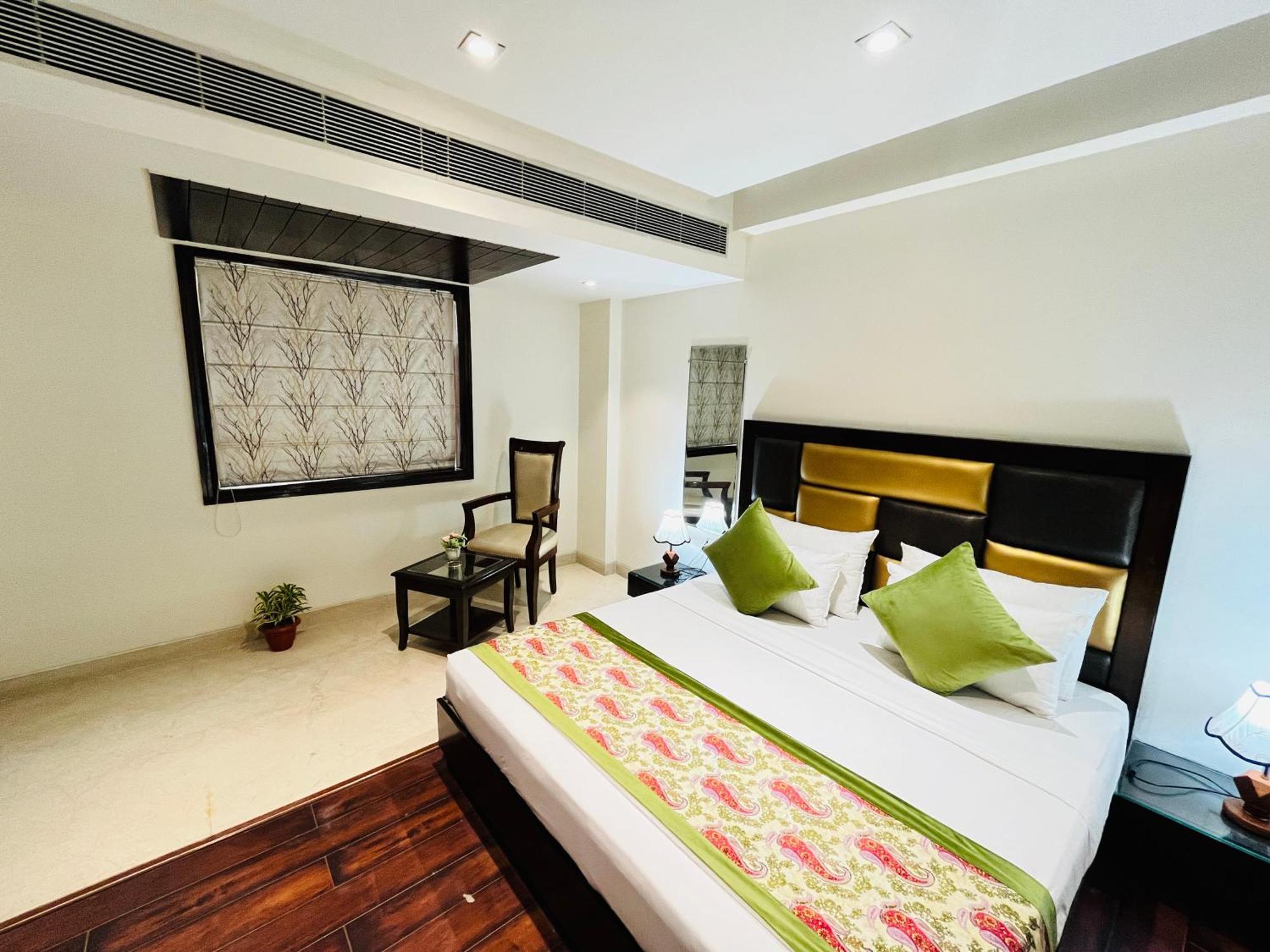 Hotel Aura Ip Grand Karkardooma Metro Station New Delhi Couple Friendly Exteriér fotografie